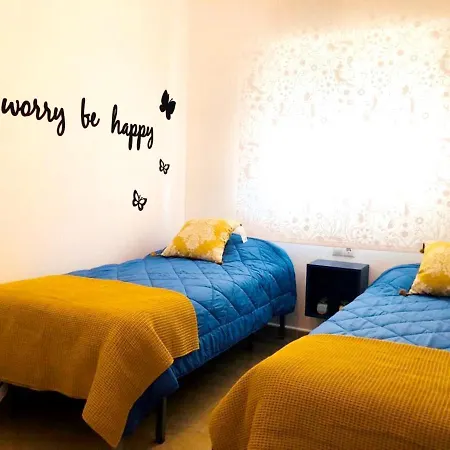 Spacious With Pool In El 100 M² *